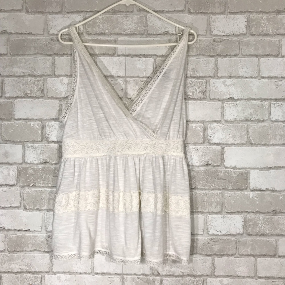 Stretchy crossed wrap v-neck